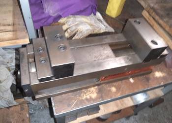 Imadło cnc Allmatic 125 wspomagane hydraulicznie frezarka