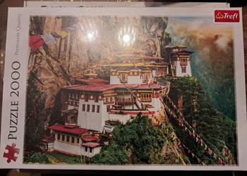 Nowe zafoliowane puzzle 2000 elementów
