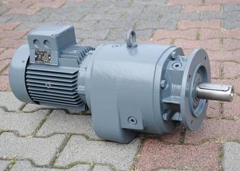 Motoreduktor kołnierzowy dwubiegowy 0.5/0.9kw. 45/90obr. firmy Flender