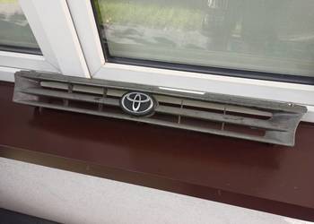 Toyota Corolla E9 grill atrapa przednia chłodnicy