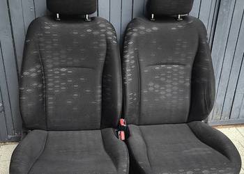 Fotele przednie do Toyota Verso S