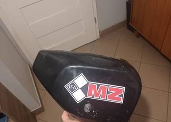 Boczek pokrywa akumulatora mz etz 150