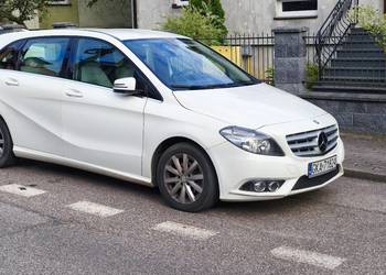 Sprzedam mercedesa b klasa 1.8d automat