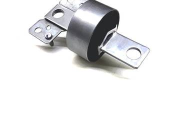 VOLVO S60 V60 lewa tuleja cukierek wahacz tyl lewy 31476221 VOLVO S60 V60 lewa tuleja cukierek wahacz tyl lewy 31476221