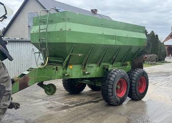 Rozsiewacz Amazone talerzowy 8 ton