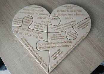 Drewniana dekoracja w kształcie serca