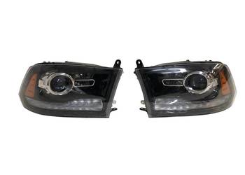 Dodge Ram 2013-2018 USA Reflektor Lampa przód lewy + prawy soczewka led drl