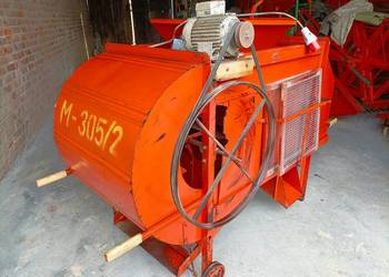 Wialnia fabryczna do czyszczenia zboża M305/2 metalowa z silnikiem młynek