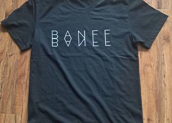 nowa koszulka na metce rozmiar L ale to raczej S brak metki