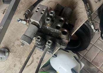 Rozdzielacz hydrauliczny