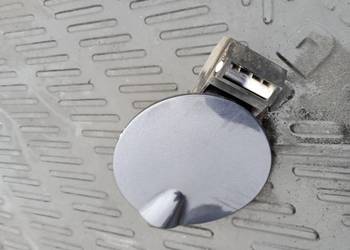 Klapka wlewu paliwa Alfa Romeo 147 5d 743 met