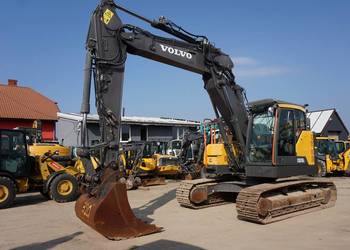 Koparka gąsienicowa Volvo EC 235L, 2016 rok.