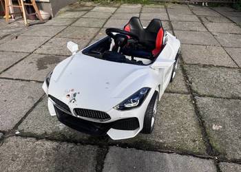 Auto na akumulator BMW Białe Radio USB Music Oświetlenie przód i tył