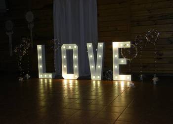 Podświetlany napis LOVE (wym. 1,2x4.0m )z dowozem
