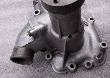 Mercedes W109 4.5 V8 R 117 Pompa wody