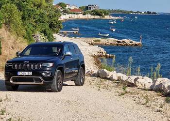 Jeep WK2 4x4 3.6l LPG Polecam