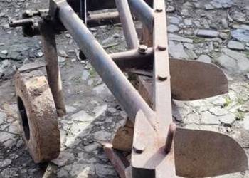 Pług 3 skibowy oraz inne sprzęty gospodarcze