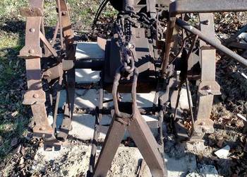 Zabytkowa kopaczka konna do ziemniaków