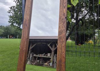 Lustro w bardzo ładnej ramie.