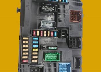 SKRZYNKA BSI 9807054180 N04-00 Peugeot 308 II (2014-  )