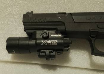 Latarka z celownikiem laserowym szyna 22mm