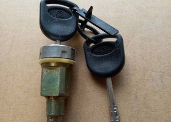 1085866/94AB-A28624-AE Zamek wlewu paliwa z klucz. 1085866/94AB-A28624-AE Zamek wlewu paliwa z klucz.