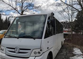 Mercedes 815 Mediano