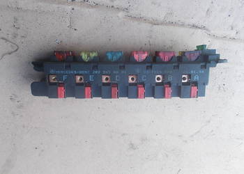 Mercedes w202 2.2d 94r skrzynka bezpieczników 2025450801 Mercedes w202 2.2d 94r skrzynka bezpieczników 2025450801