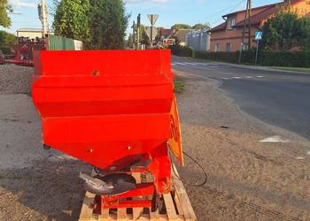 Rozsiewacz nawozów Unia Brzeg 1000l