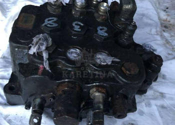 JCB 4CX - Rozdzielacz