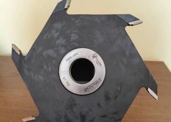 Frez do drewna prosty do rowków HM