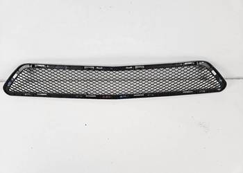 MERCEDES GLK W204 KRATKA ŚRODKOWA ZDERZAKA PRZÓD A2048857823