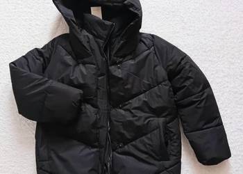Nowa czarna puchowa kurtka z kapturem