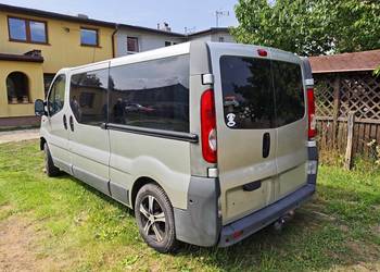 Opel Vivaro 9 osób (Trafic)