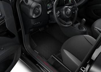 TOYOTA Aygo X Oryginalne dywaniki welurowe komplet PW210-0H018 OE