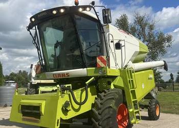 Claas Avero 240
