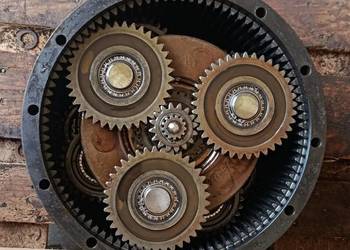 Zwolnica Linde GK27 – Final Drive do koparki | Stan bardzo dobry | Dostępna