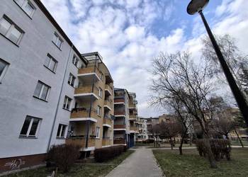 Przestronne, 2-pokojowe mieszkanie w niskim bloku- Felin ul. Jagiełły.