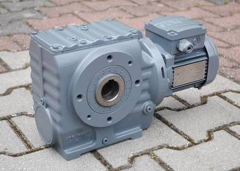 Motoreduktor kątowy 0.18kw. 4obr./min. firmy SEW