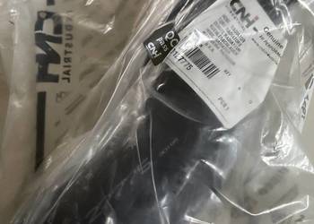 Przewód D127774 chłodnicy górny Case 580K 580SK Nowy CNH ORG Przewód D127774 chłodnicy górny Case 580K 580SK Nowy CNH ORG