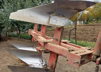 Pługi trójki obrotówki