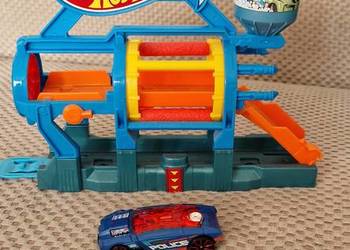 Hot Wheels Zestaw Turbo Myjnia FJN35