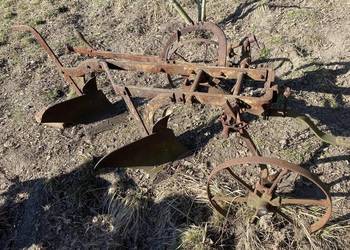 Pług konny dwuskibowy