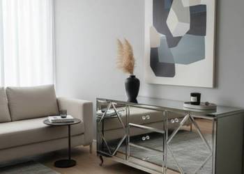 Komoda Lustrzana – Elegancja i Styl Glamour, Noga Ludwik