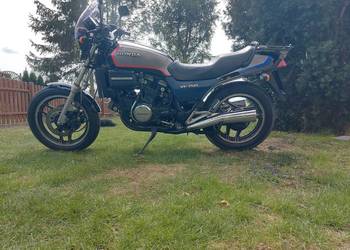 Honda vf 750 sabre