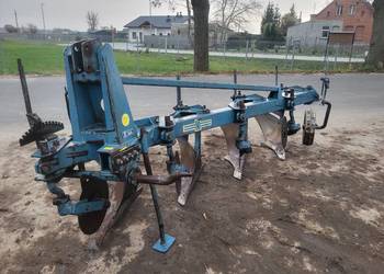 Pług 4 skibowy Overum , pług zagonowy w bdb stanie zmienną szerokość .