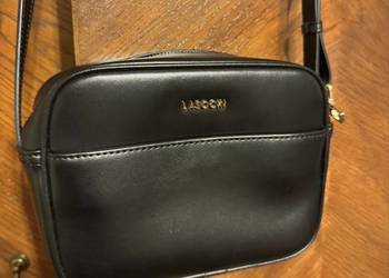 Torebka czarna Lasocki listonoszka damska ze skóry naturalnej długi pasek