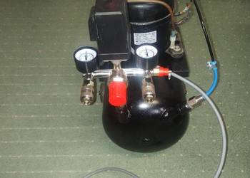 Kompresor, cicha sprężarka 11-12 l, lodówkowiec, aerograf.