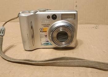 Aparat :  NIKON E4200