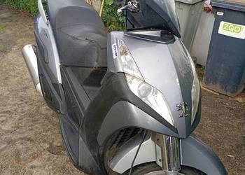 Skuter Peugeot geopolis 125. 2008 rok